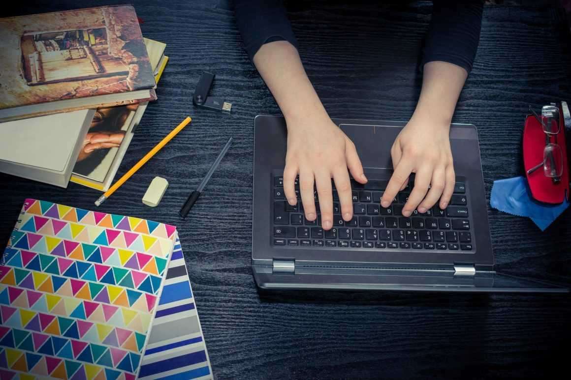 Gmina Sochocin uzyskała dofinansowanie na laptopy dla uczniów do nauki zdalnej
